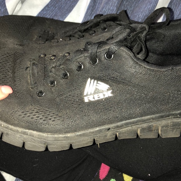 Reebok - Picture 2 of 5